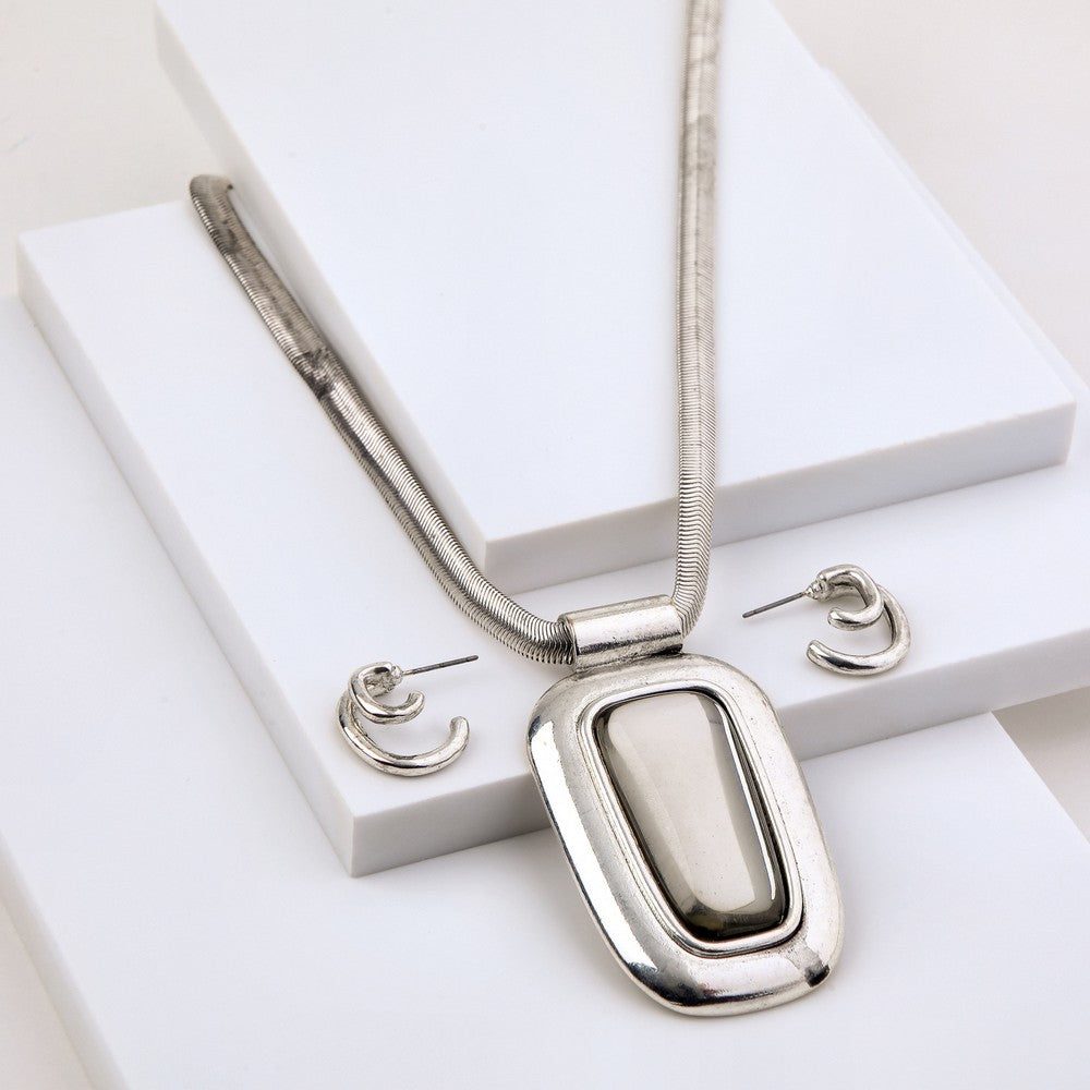 Set De Collar Sutil Plateado Humana