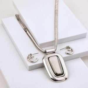 Set De Collar Sutil Plateado Humana