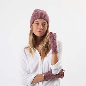 Set De Gorro Tejido Y Guantes Cortos. Redes Rosada Humana
