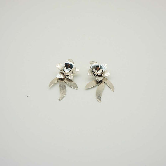 Aros Largos Flower Power Plateados Tatienne