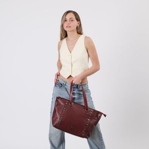 Cartera Tote Erika Ecocuero burdeo con tachas Humana