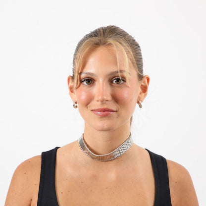 Collar Corto Plateado Rock In Humana