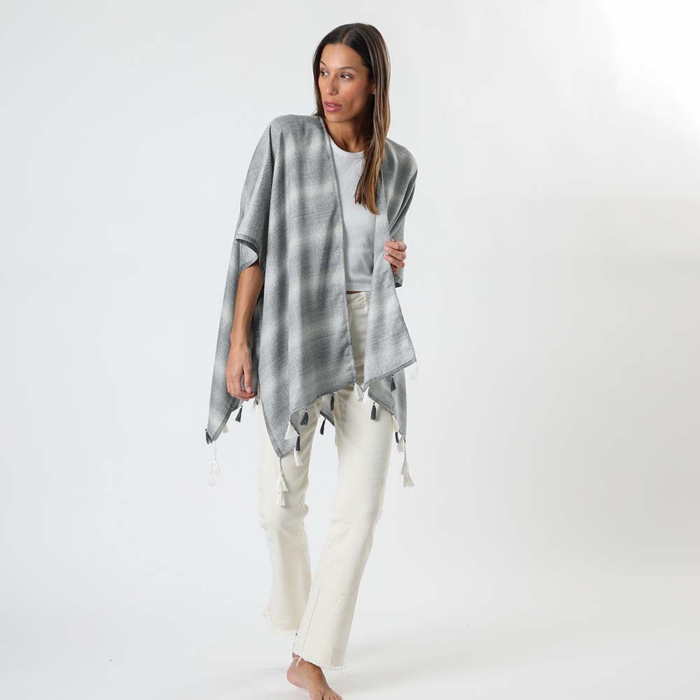 Kimono Lineal Gris Humana