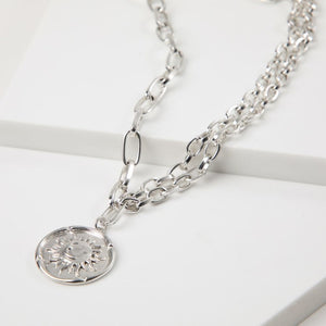 Collar Corto Plateado Black Night Humana