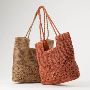 Cartera Tote Mia Tipo rafia tejida café Playa Humana
