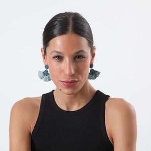 Aros Mediano Callistemo Azul Humana