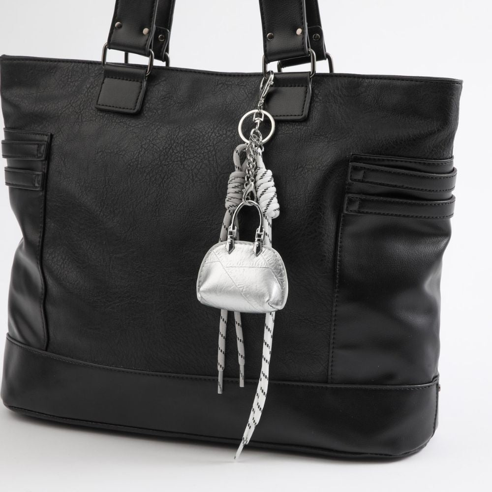 Charm Para Cartera Plateado Humana