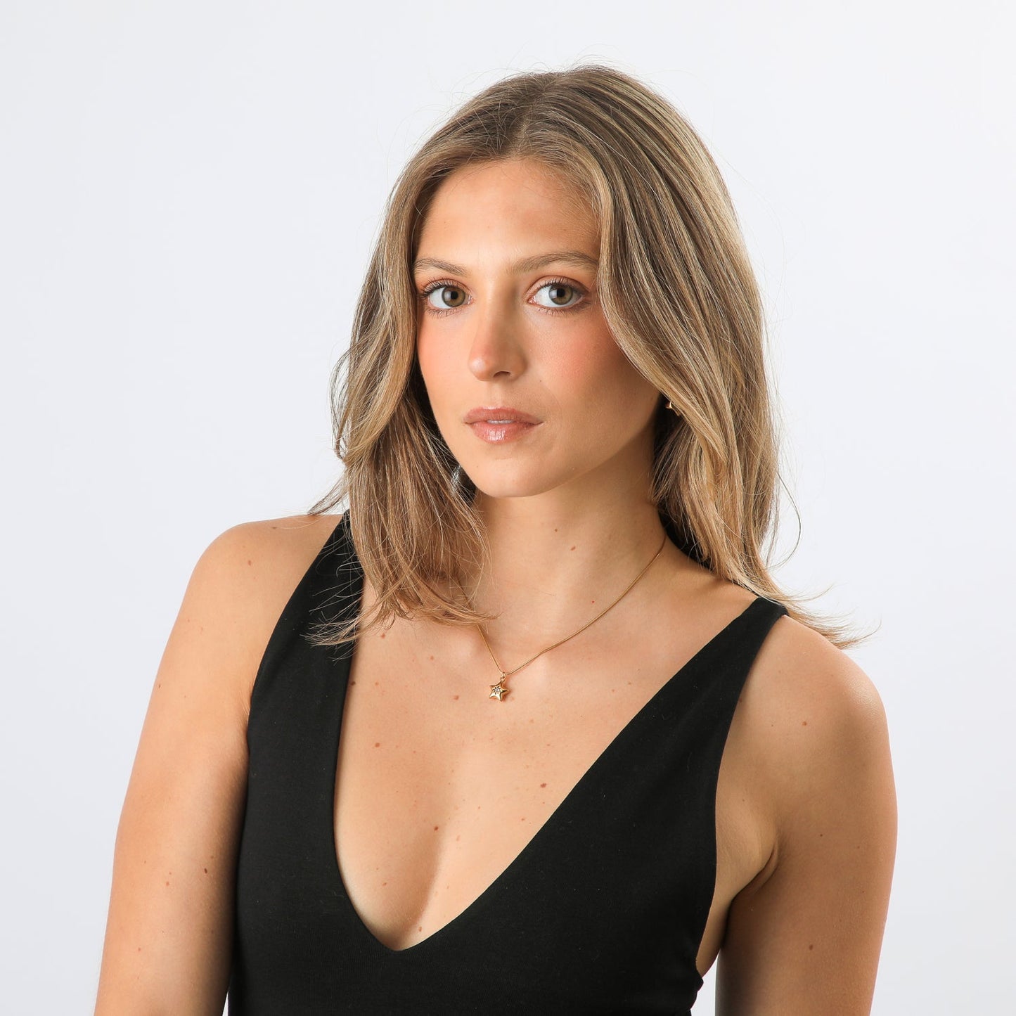 Collar Corto Nut Dorado Humana