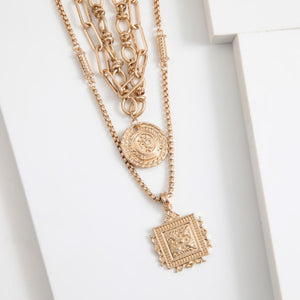 Collar Corto Triple Temple Dorado Humana