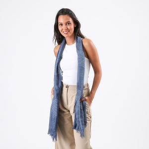 Pañuelo Liso Laura Flecos Azul Tatienne