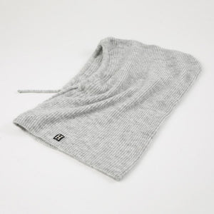 Cuello  Huyen Gris Humana