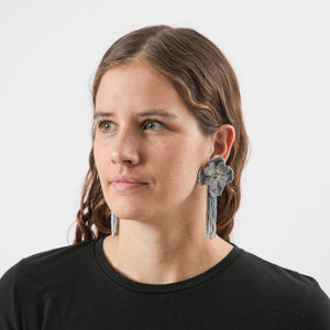 Aros Largo Flor Plateado Humana