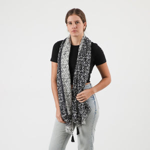 Pañuelo Estampado Adelfa Negro Humana