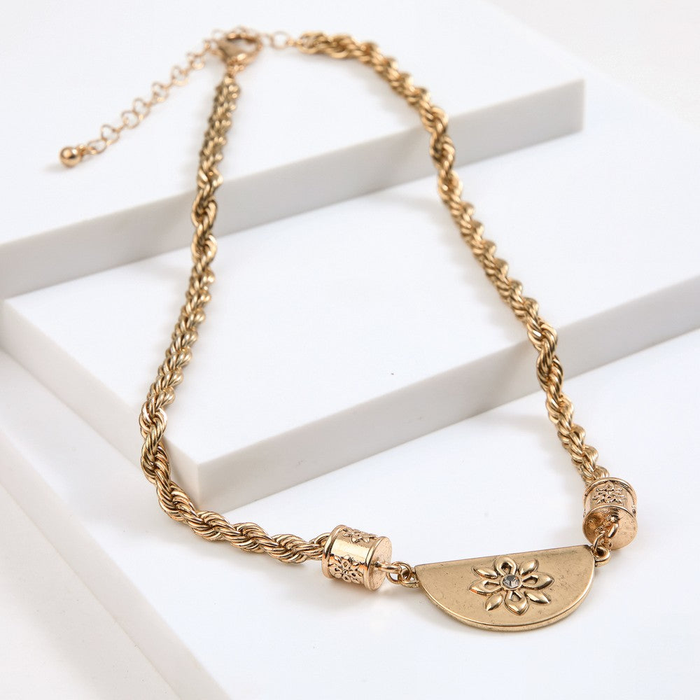 Collar Corto Dalia Dorado Tatienne