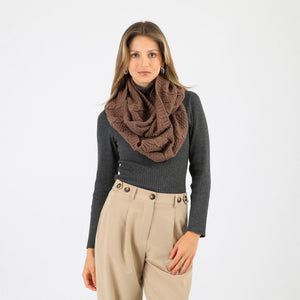 Cuello Andreas Brown Tatienne