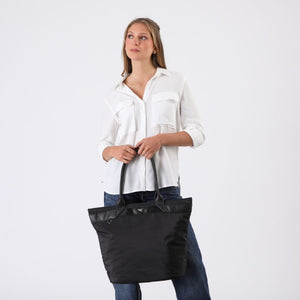 Cartera Tote Tasmania Nylon Negro Tatienne