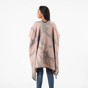 Poncho  Gisela Rosado Tatienne