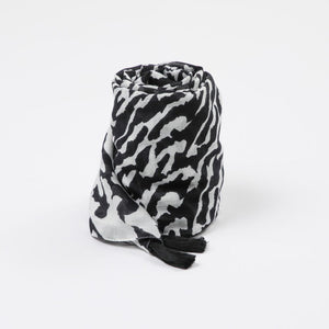 Pañuelo Estampado Amaranto Negro Humana