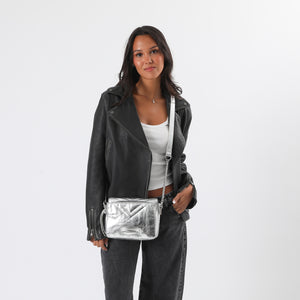 Cartera Cuero Cruzada Milan Silver