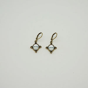 Aros Medianos Dorados Natural Mystic White Future Tatienne