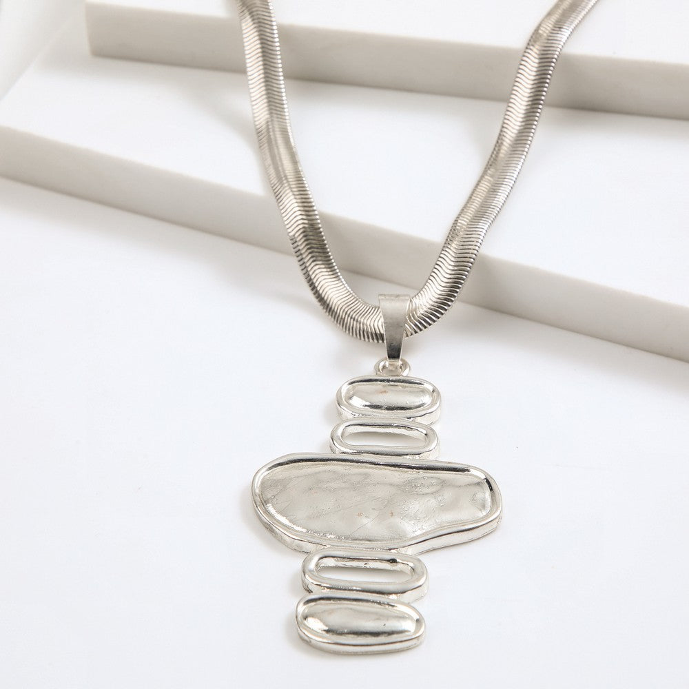 Collar Corto Iro Plateado Humana