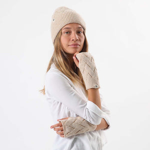 Set De Gorro Tejido Y Guantes Cortos. Redes Café Humana