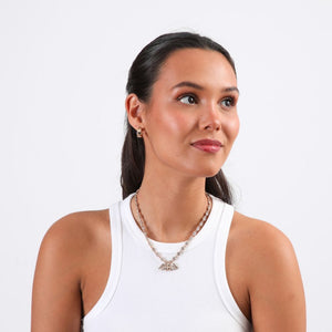 Collar Corto Moth Dorado Humana