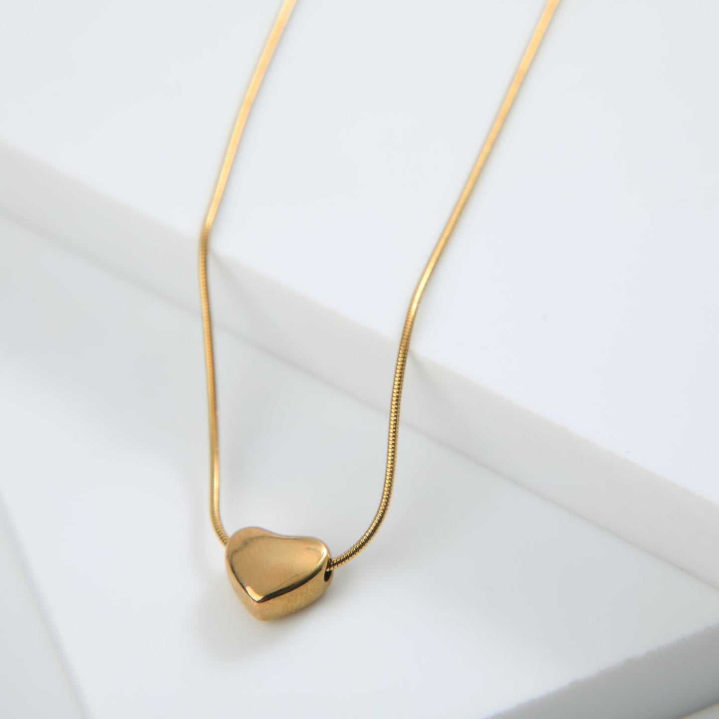 Collar Corto Mut Dorado Humana