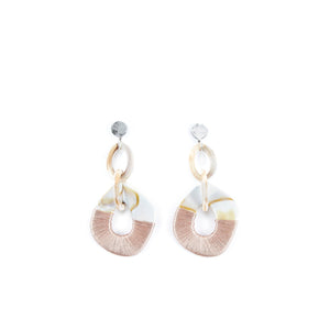 Aros Largos Beige Horus Humana