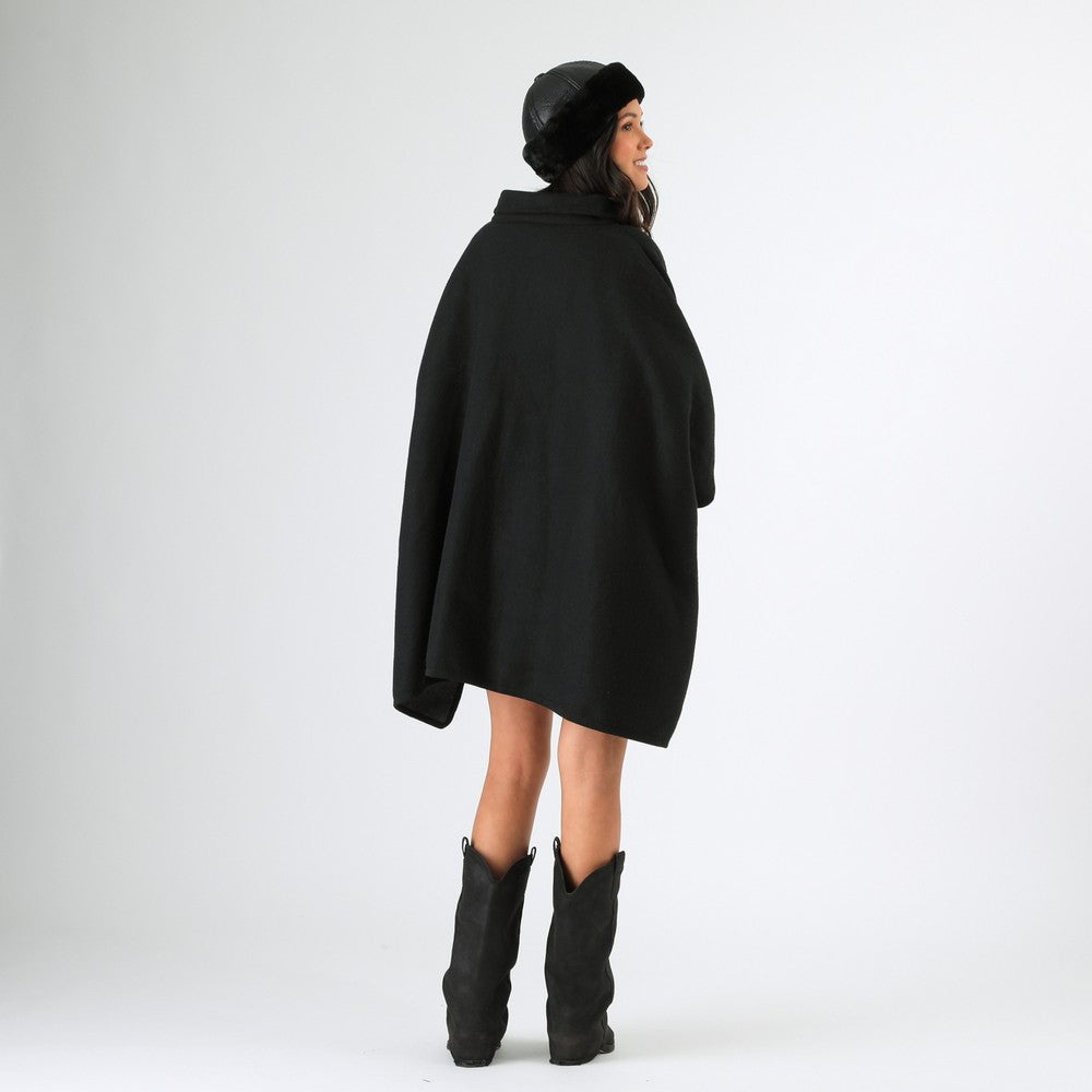 Poncho Dafne Black Humana