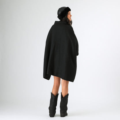 Poncho Dafne Black Humana