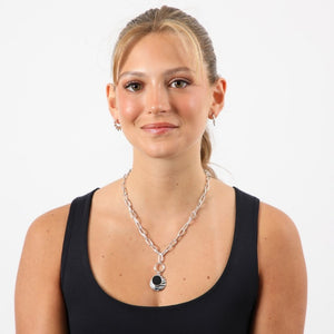 Collar Corto Sirus Plateado Humana