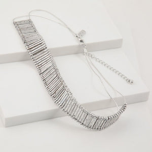 Collar Corto Plateado Rock In Humana