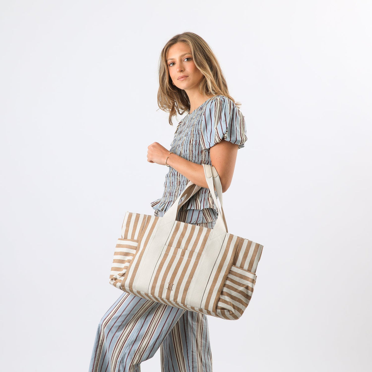 Cartera Tote Joyce Beige Humana