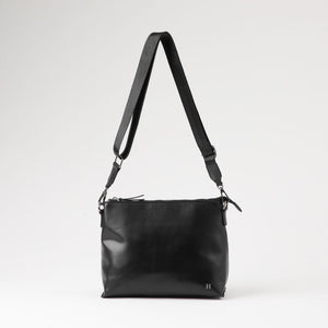 Cartera Bandolera Berta Ecocuero Negro Humana