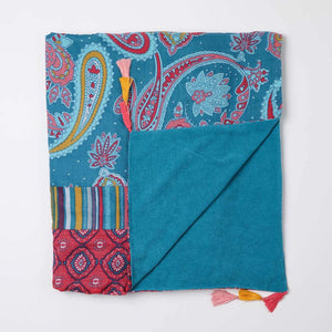 Toalla Paisley Celeste Humana