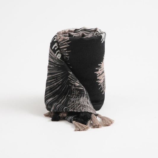 Pañuelo Estampado Nacho Negro Borlas Humana