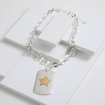 Collar Corto Plateado Courtney Humana