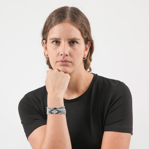 Set Pulseras Arucas Gris Humana