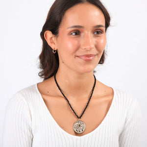 Collar Corto Fatima Dorado Humana