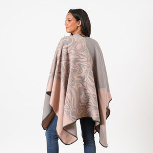 Poncho  Ilona Rosado Tatienne
