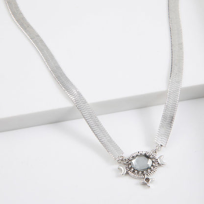 Collar Corto Lunas Plateado Humana