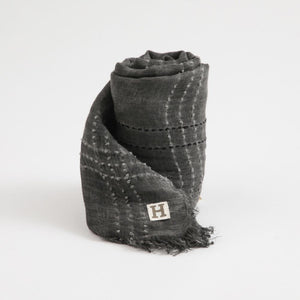 Pañuelo Liso Elian Bordado Gris Humana