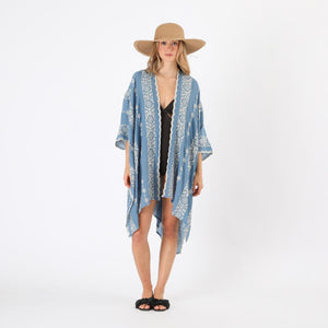 Kimono Capri Azul bordado floral Tatienne