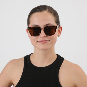 Anteojos de sol Julia Turtle Wayfarer ID