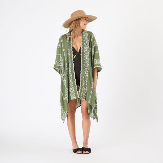 Kimono Capri Verde bordado floral Tatienne