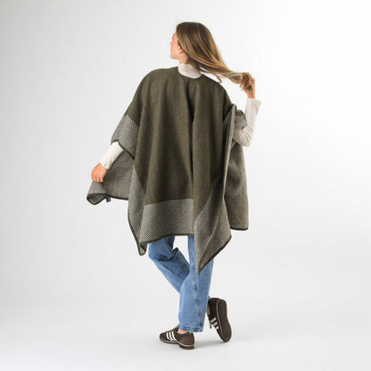 Poncho Tati Green Humana
