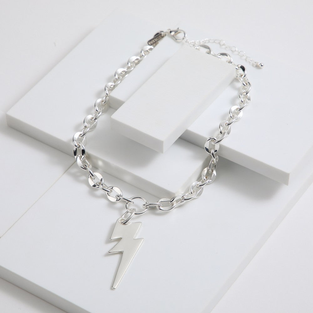 Collar Corto Plateado Joan Humana