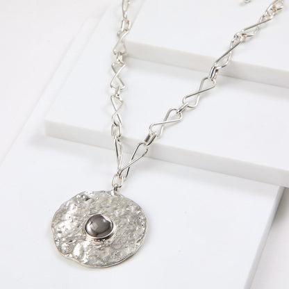 Collar Corto Avel Plateado Humana
