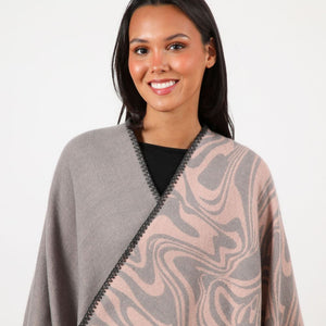 Poncho  Ilona Rosado Tatienne